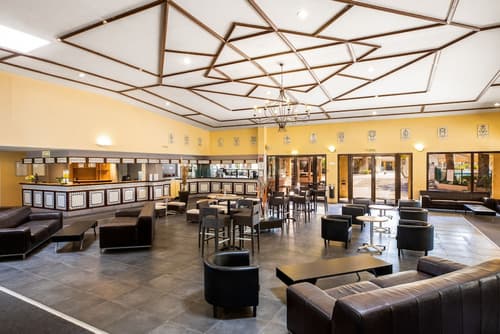 SOWELL HÔTELS L'Olivier, Lobby sitting area