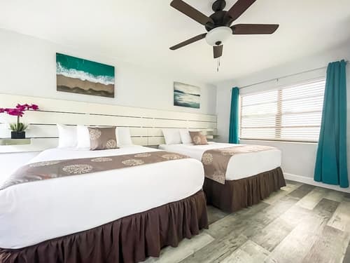 Silver Spray Motel, Room