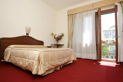 Hotel Cristallo, Room
