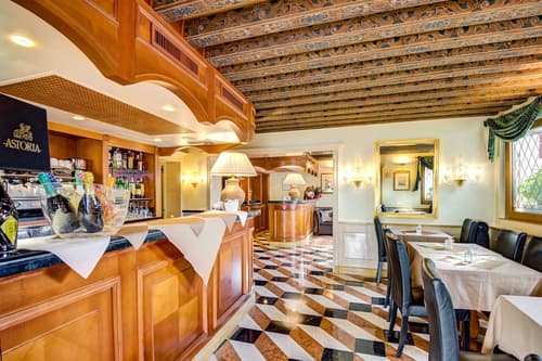 Hotel Antiche Figure, Interior entrance