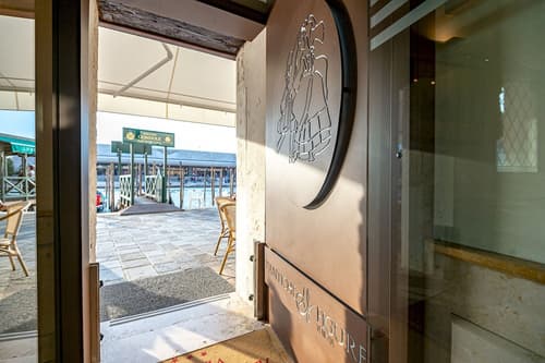 Hotel Antiche Figure, Interior entrance