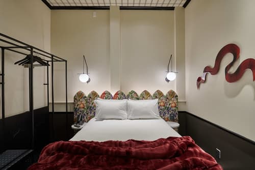 Naumi Studio Wellington, Room