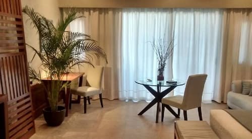 Casa Turquesa - Near Luxury Avenue Shopping Mall, Room