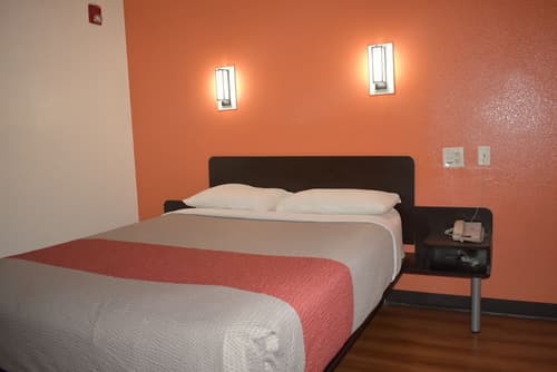 Motel 6 Springfield, IL, Room