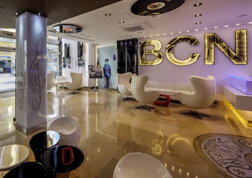 Evenia Rocafort, Lobby