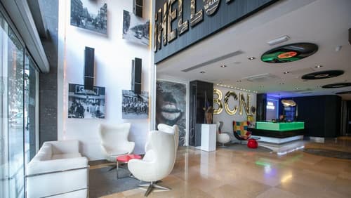 Evenia Rocafort, Lobby