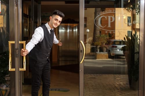 Colleverde Park Hotel, Interior entrance