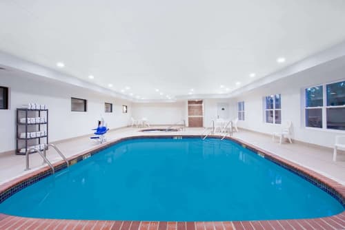 Wingate by Wyndham - Columbia, Pool