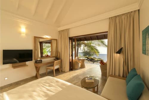 Summer Island Maldives, Room