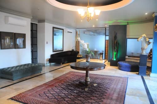 Gallant Hotel, Lobby