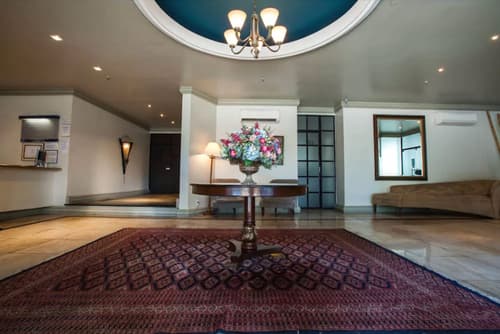 Gallant Hotel, Lobby