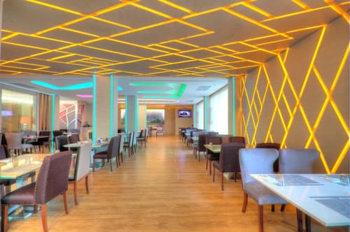 One One Bangkok Hotel, Restaurant