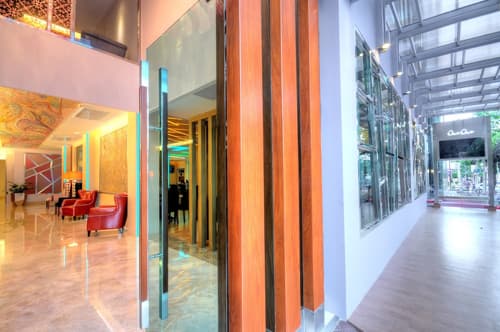 One One Bangkok Hotel, Interior entrance