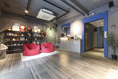 Hotel Mini, Reception