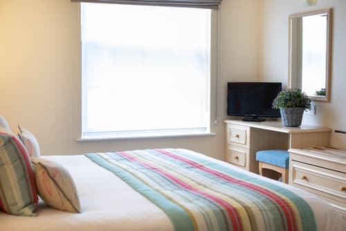 SACO Jersey Merlin House, Room