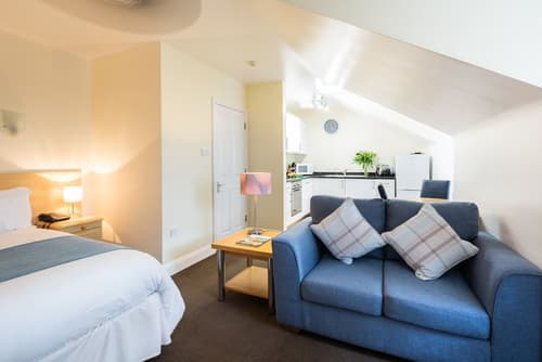 SACO Jersey Merlin House, Room