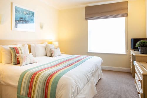 SACO Jersey Merlin House, Room