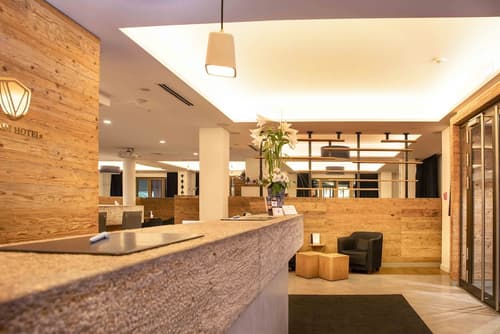 Bayer 89 Vi Vadi Hotel, Reception