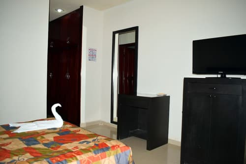 Hotel Juliet, Primary image