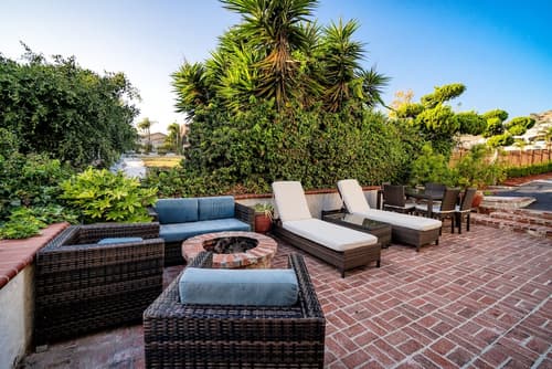 Crescent Bay Inn, Terrace/patio