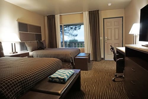 Crescent Bay Inn, Room