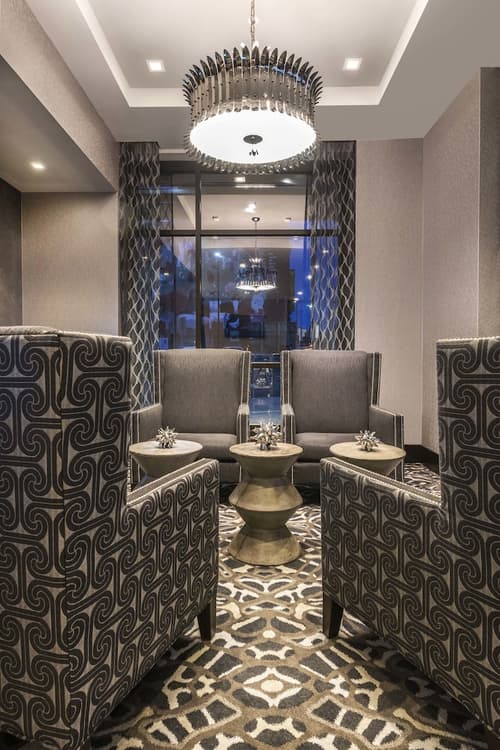 Fairfield Inn & Suites Boston Cambridge, Lobby sitting area