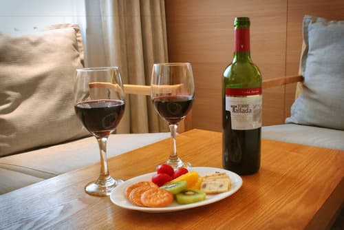 Astar Hotel, Room service - dining