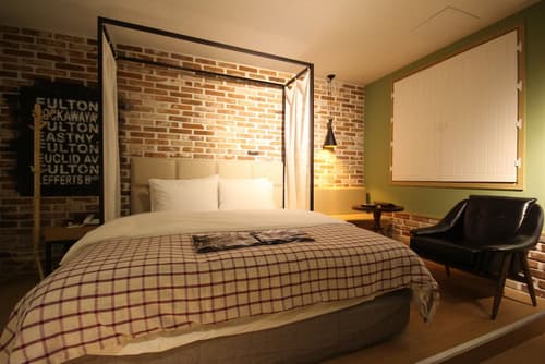 25 Hours Hotel, Room