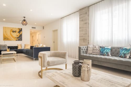 Hotel Belleza, Lobby sitting area