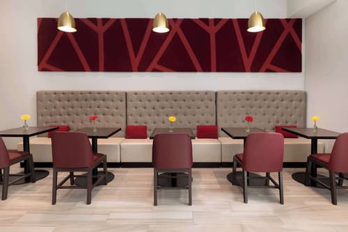 Hilton Garden Inn Long Island City New York, Restaurant