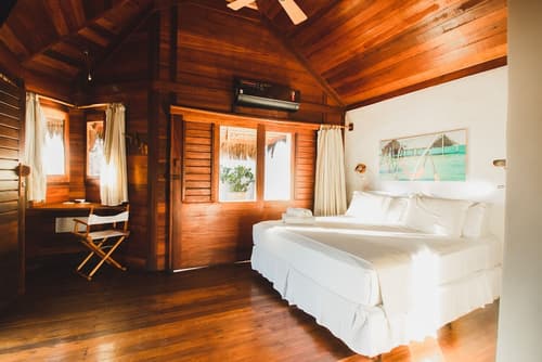 Hurricane Jeri Praia, Room