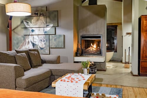 Rhino Ridge Safari Lodge, Living area