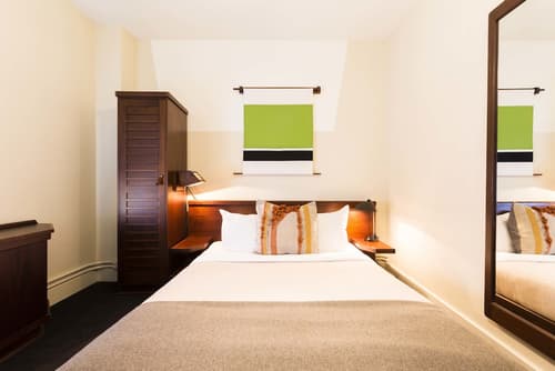 Freehand Chicago, Room