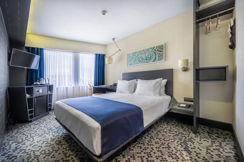 Misa Hotel, Primary image