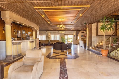 Ciner Hotel, Lobby