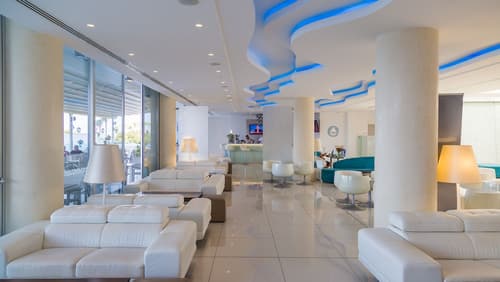 Vrissaki Beach Hotel, Lobby sitting area