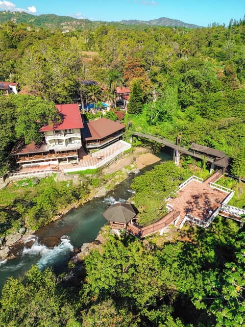 Hotel Gran Jimenoa, Property grounds