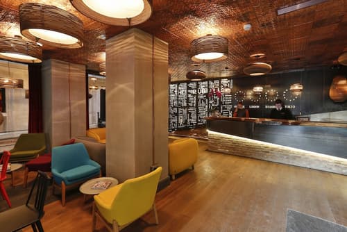 Hotel The Public, Lobby sitting area