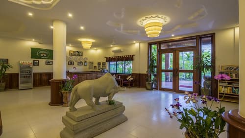 Kouprey Hotel, Interior entrance