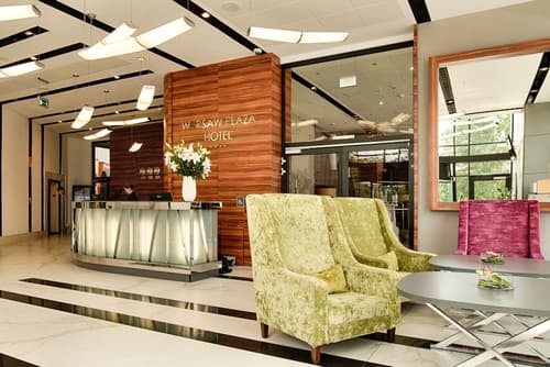 Warsaw Plaza Hotel, Reception