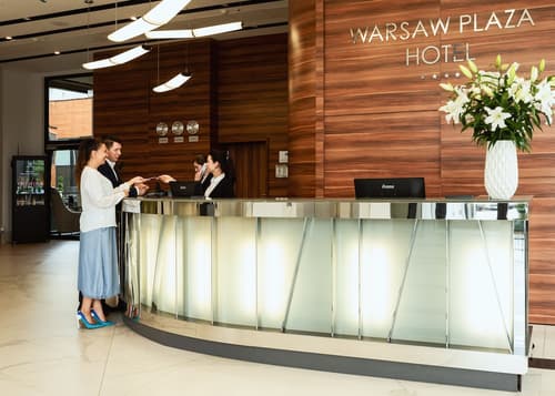 Warsaw Plaza Hotel, Reception