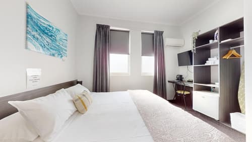 Doctor Syntax Hotel, Room