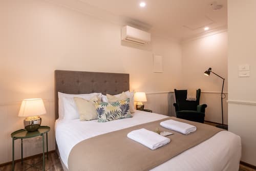 Bay and Bush, Jervis Bay, Room