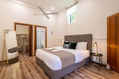 Bay and Bush, Jervis Bay, Room