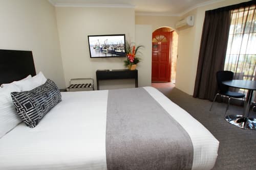 Twofold Bay Motor Inn, Room