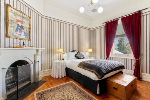 Colhurst House, Room