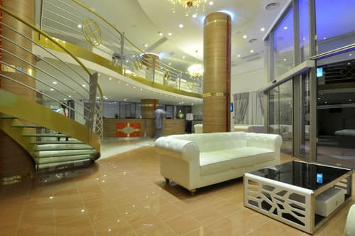 Bénin Royal Hôtel, Interior entrance