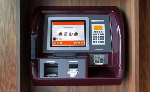 b_smart motel Sevelen, Check-in/check-out kiosk