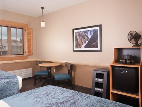 Canyon Lodge & Cabins - Inside the Park, Room