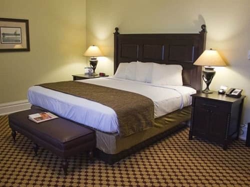 Lake Yellowstone Hotel & Cabins - Inside the Park, Room